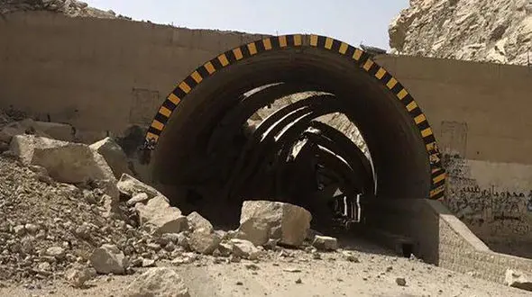 ببینید / تخریب حرفه‌ای تونل مترو!