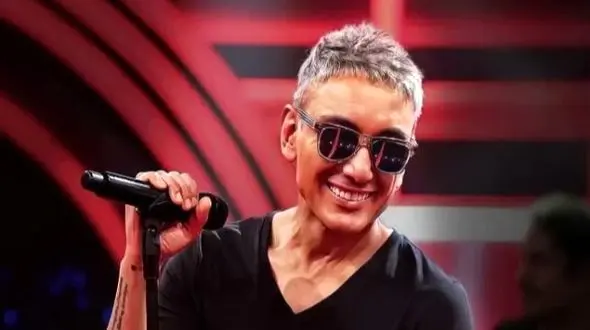 دانلود آهنگ باشکوه شادمهر عقیلی / تموم زندگیمو فقط با یه اشاره به تو می بخشم