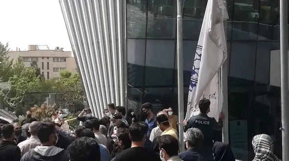 وضعیت بورس کشور نماد حکمرانی دولتی در ایران است + فیلم