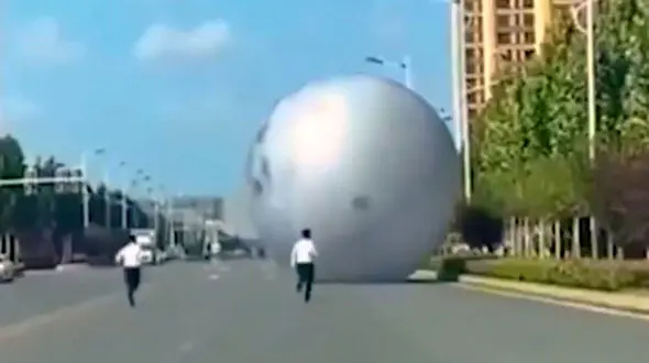 ماه غول پیکر چین را به هم ریخت + فیلم