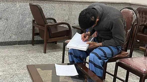 مرد تهرانی زنش را بی رحمانه در حیاط خانه شان کشت / دختران پدرشان را بخشیدند + جزییات