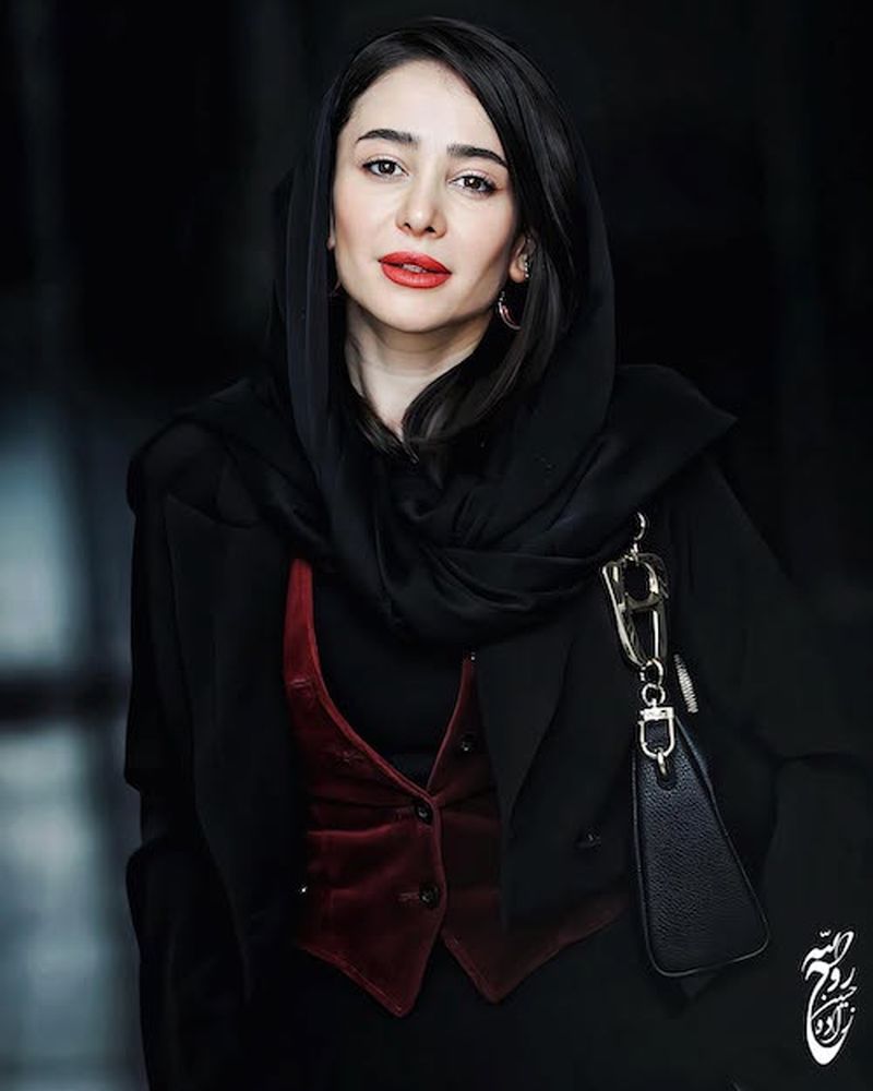 جلیقه مخمل الناز حبیبی