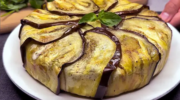 پخت غذای مدیترانه‌ای با بادمجان؛ ترفندهای آشپز حرفه‌ای ایتالیایی + فیلم