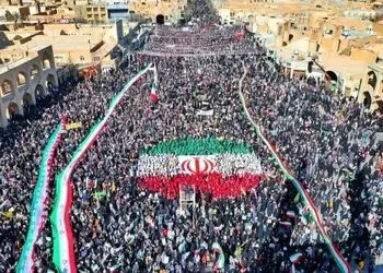 عکس ها / حضور بازیگران و سلبریتی ها در راهپیمایی 22 بهمن