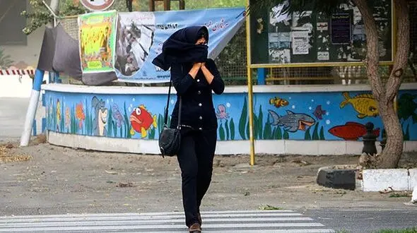هشدار زرد هواشناسی تهران؛ وزش باد شدید، گردوخاک و بارش پراکنده تا چهارشنبه ادامه دارد
