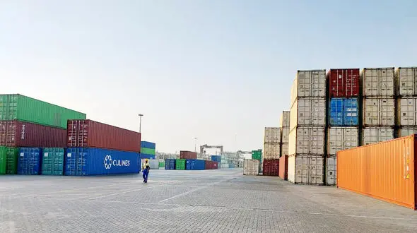 هر کشتی برای تخلیه کالا در بندر ۷ روز فرصت دارد/ جلوگیری از معطل ماندن کشتی ها با هماهنگی دولت و قوه قضاییه