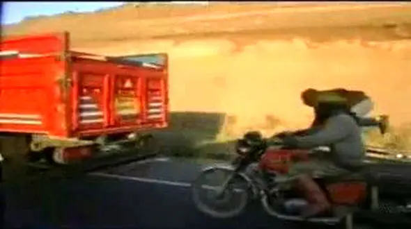 نا امنی وحشتناک در جاده غدیر / افزایش دزدی بار از کامیون‌های در حال حرکت