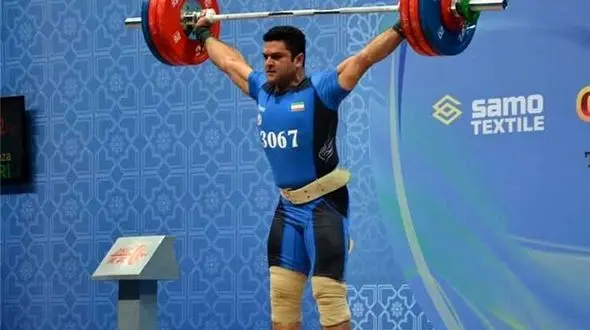 سرمربی پرده گوش ملی‌پوش وزنه‌برداری ایران را پاره کرد! / در مسابقات جهانی رخ داد