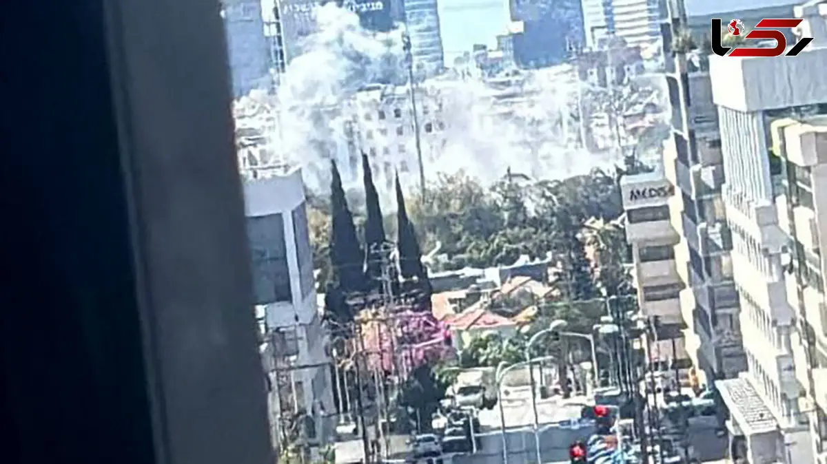اولین تصاویر از انفجار در تل اویو با حمله موشکی ایران