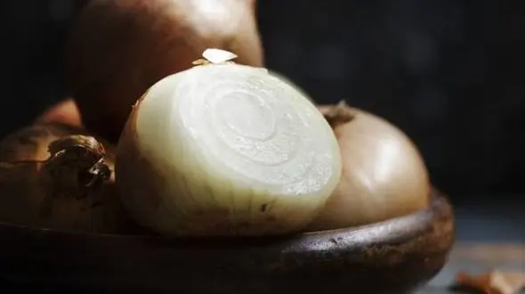 کاربرد های جالب پیاز در خانه داری که هرگز نشنیده اید