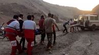 نجات زن عشایر مارگونی که از کوه سقوط کرده بود/ سالانه 30 نفر در این منطقه دچار حادثه می شوند
