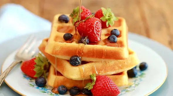 وافل خانگی ساده و لذیذ: راهنمای کامل برای آماده‌سازی در خانه 