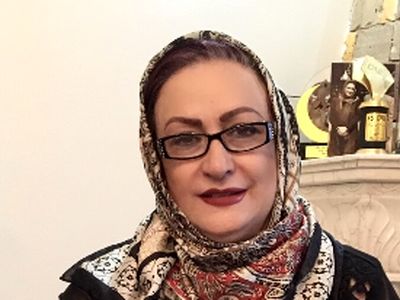 فیلم حضور پرانرژی و شور مریم امیر جلالی  کنسرتِ باشکوه علی زندوکیلی در برج میلاد تهران+ استایل شیک خانم بازیگر روی صندلی وی آی پی