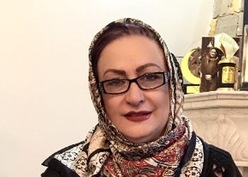 فیلم حضور پرانرژی و شور مریم امیر جلالی  کنسرتِ باشکوه علی زندوکیلی در برج میلاد تهران+ استایل شیک خانم بازیگر روی صندلی وی آی پی