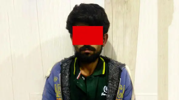 این پیک موتوری شیشه می فروخت +عکس