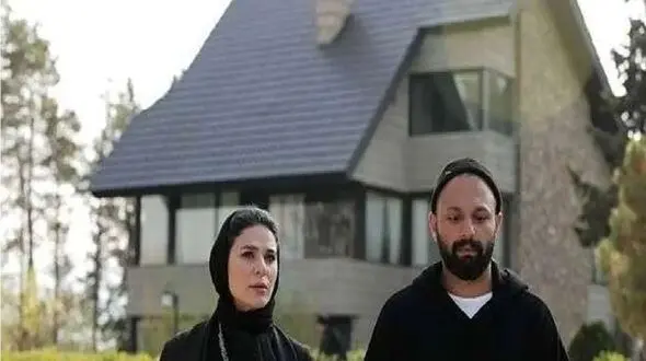 معماری خلاقانه؛ نگاهی به خونه دوبلکس و شاهانه سحر دولتشاهی با عتیقه جاتی که شاه نداشت 