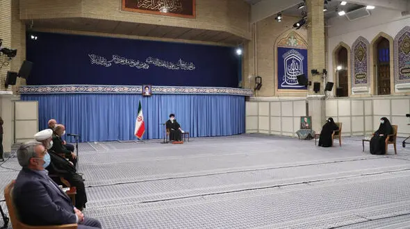 رهبرمعظم انقلاب : انتقام از آمران و قاتلان شهید سلیمانی در هر زمان که ممکن باشد قطعی است 