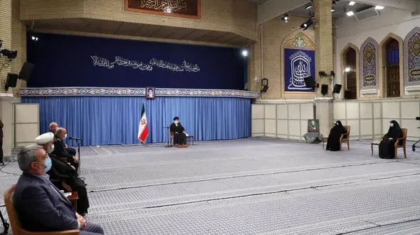 رهبرمعظم انقلاب : انتقام از آمران و قاتلان شهید سلیمانی در هر زمان که ممکن باشد قطعی است 