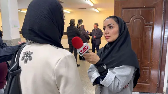 فیلم گفتگو با  زن گرفتار در دام راننده تاکسی اینترنتی/ با بیسیم ماشین اعتماد کردم و ۲۲ گرم طلا دادم 