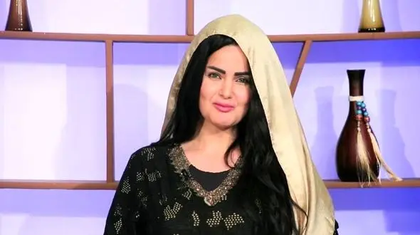 مجری تلویزیونی با حجاب عجیبش جنجالی تر شد! + عکس