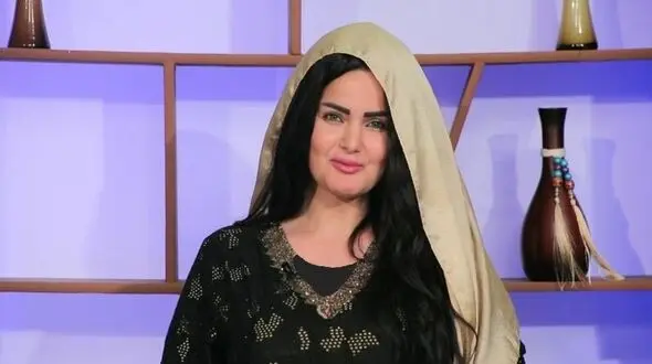 مجری تلویزیونی با حجاب عجیبش جنجالی تر شد! + عکس
