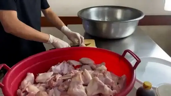 نحوه پخت بال مرغ سوخاری مانند KFC