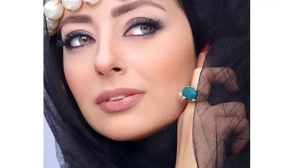 عکس لورفته از لباس شب نفیسه روشن در ملاء عام / خجالت نکشید؟!