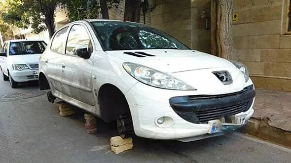 فیلم صحنه سرقت لاستیک پژو 207 در 30 ثانیه / درمشهد رخ داد