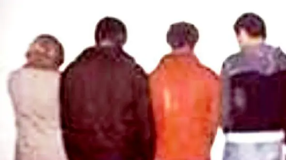 4 تبهکار شکارچیان پیرزنان بودند + عکس