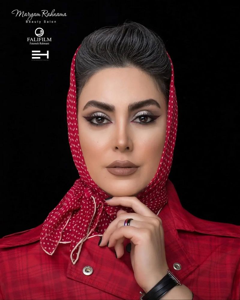 آرایش غلیظ نیلوفر شهیدی 1