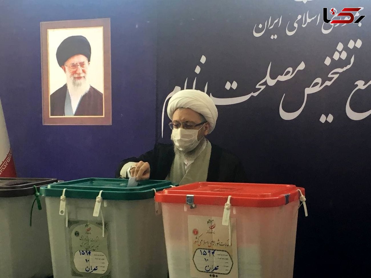  رییس مجمع تشخیص مصلحت نظام آرای خود را به صندوق انداخت