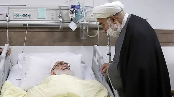 عیادت رئیس دفتر مقام معظم رهبری از آیت‌الله نوری همدانی