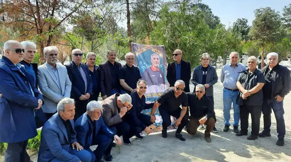 مراسم چهلمین روز درگذشت رضا عباسی بدون حضور نماینده‌ای از فدراسیون فوتبال برگزار شد
