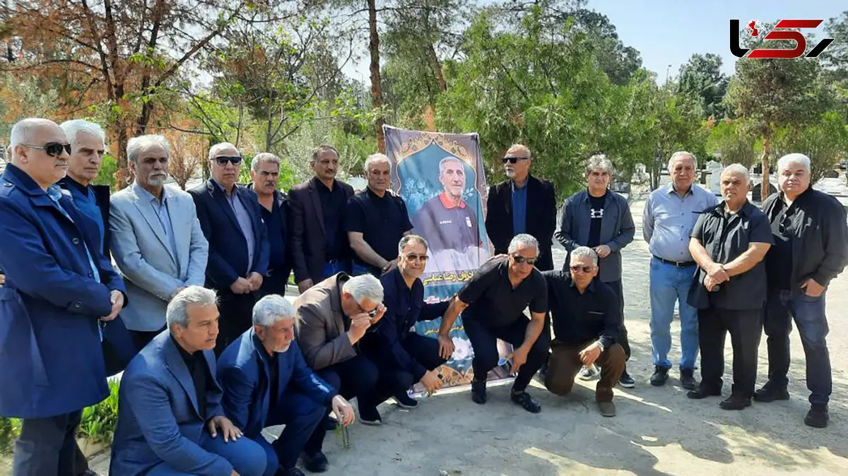 مراسم چهلمین روز درگذشت رضا عباسی بدون حضور نماینده‌ای از فدراسیون فوتبال برگزار شد