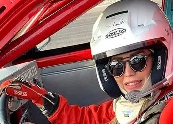 نگاهی به کیک تولد شکلاتی لاله صدیق اولین زن اتومبیل ران ایرانی+عکس/ مبارکاا باشه