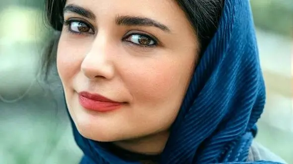 لیندا کیانی با این مانتو همه را حسرت به دل کرد | تصاویر لیندا کیانی