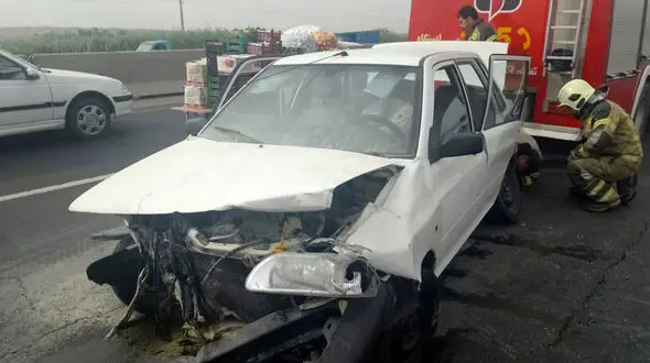 3 عکس دلخراش از تصادف مرگبار پراید در جاده تهران به قم / یک زن و مرد در دم جان باختند