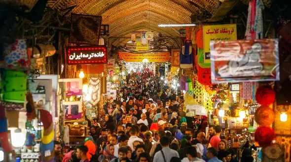 خطر یک جرقه بیخ گوش بازار تهران؛ فقط ۳۰ تا ۴۰ درصد سیم‌کشی‌ها ساماندهی شده است / فیلم