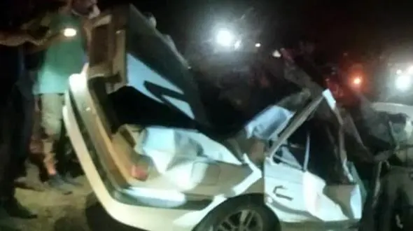 برخورد وحشتناک خودرو با تیر برق / زندگی تلخ پدر و دختر در چهارمحال و بختیاری پایان یافت