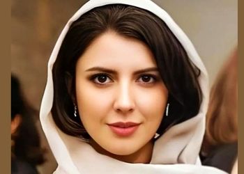 فیلم / نگاهی به چیدمان و دکوراسیون متفاوت کافه لیلا حاتمی و علی مصفا قبل از آتش سوزی/ سلیقه دلبرانه این زوج جذاب بی نظیره !