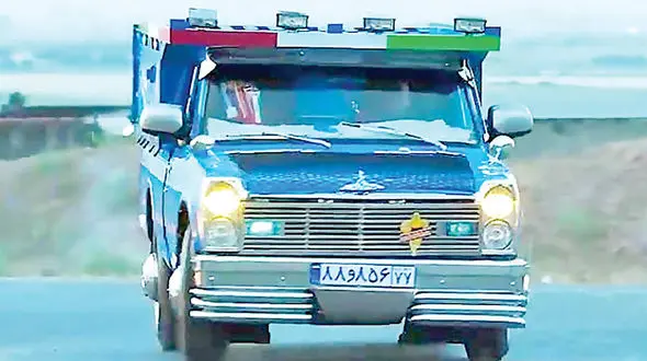 نظر بامزه یک توریست درباره ماشین‌های نیسان آبی