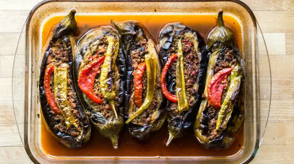 دستور پخت بادمجان شکم پر باطعم سیر