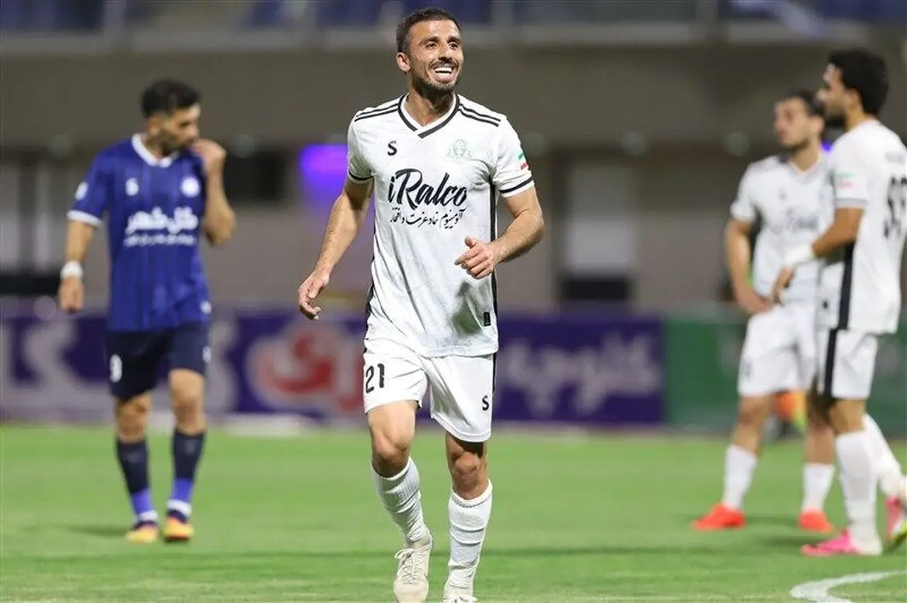 جدول لیگ برتر: نکونام چگونه به پرسپولیس و استقلال قبل از دربی کمک کرد؟