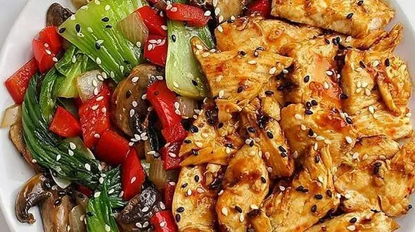 خوراک مرغ و سبزیجات