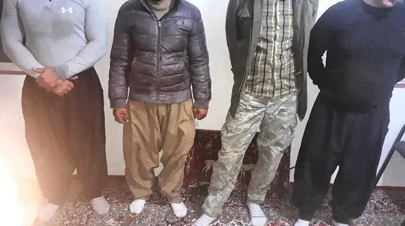4 شکارچی در تنگه واشی دستگیر شدند +عکس