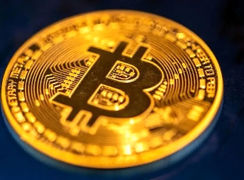 قیمت بیت کوین برای اولین بار از 121 هزار دلار گذشت