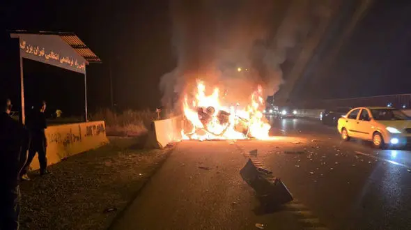 حادثه دلخراش رانندگی در حوالی شهرک واوان / راننده زنده زنده در آتش سوخت + تصاویر