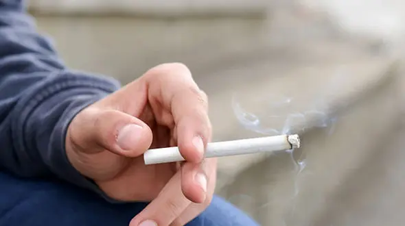 حدود ۸. ۵ میلیون نفر سیگاری در ایران /  سالانه 6000 نفر به دلیل در معرض دود دخانیات قرار گرفتن می میرند !