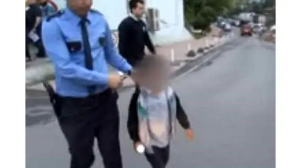 پیشخدمت رستوران کودکی را با آب جوش سوزاند + عکس