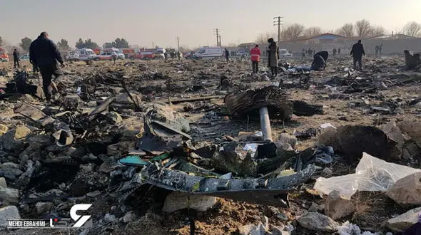بی تابی خانواده ها و جزئیات چگونگی سقوط هواپیمای اوکراینی+ فیلم